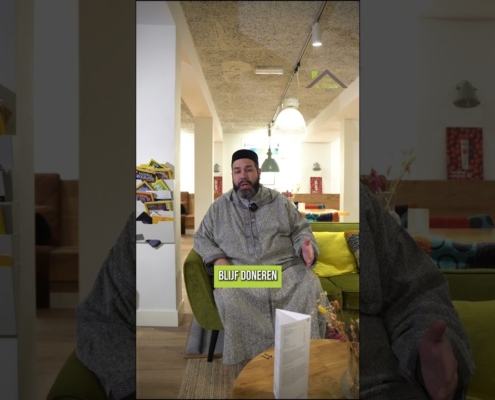 Sjeich Noureddine Talhaoui ambassadeur van Dar Al Ousra spreekt over fidya, zakat ul mal en zakat ul fitr